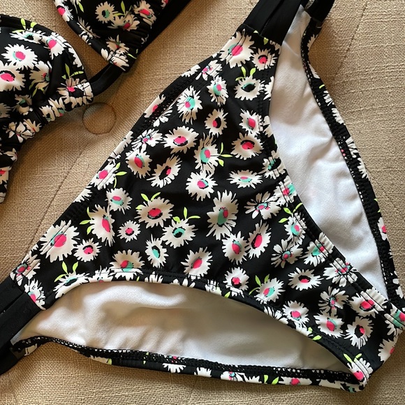 Black Floral 2pc Bikini Swimsuit - Picture 3 of 8